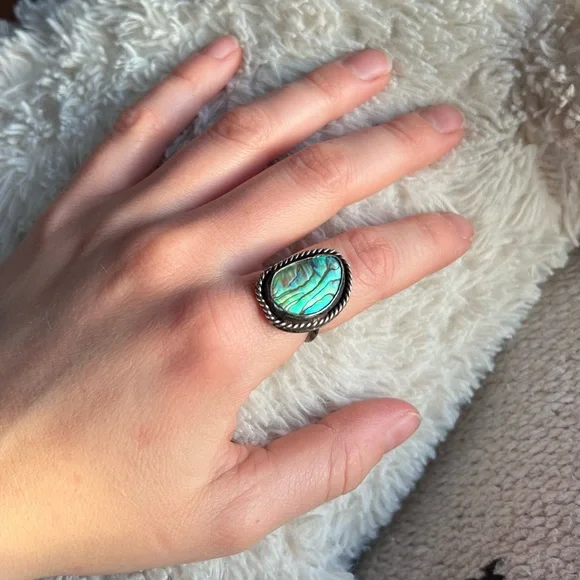 Abalone Shell Ring - Picture 2 of 7